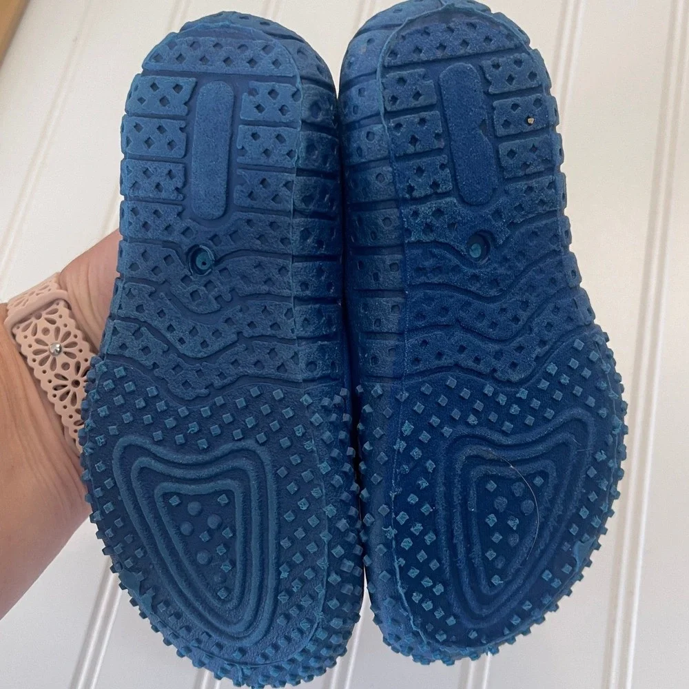 Marvel Avengers Kids Blue Water Shoes Iron Man Captain America Size 7/8‎ Slip On